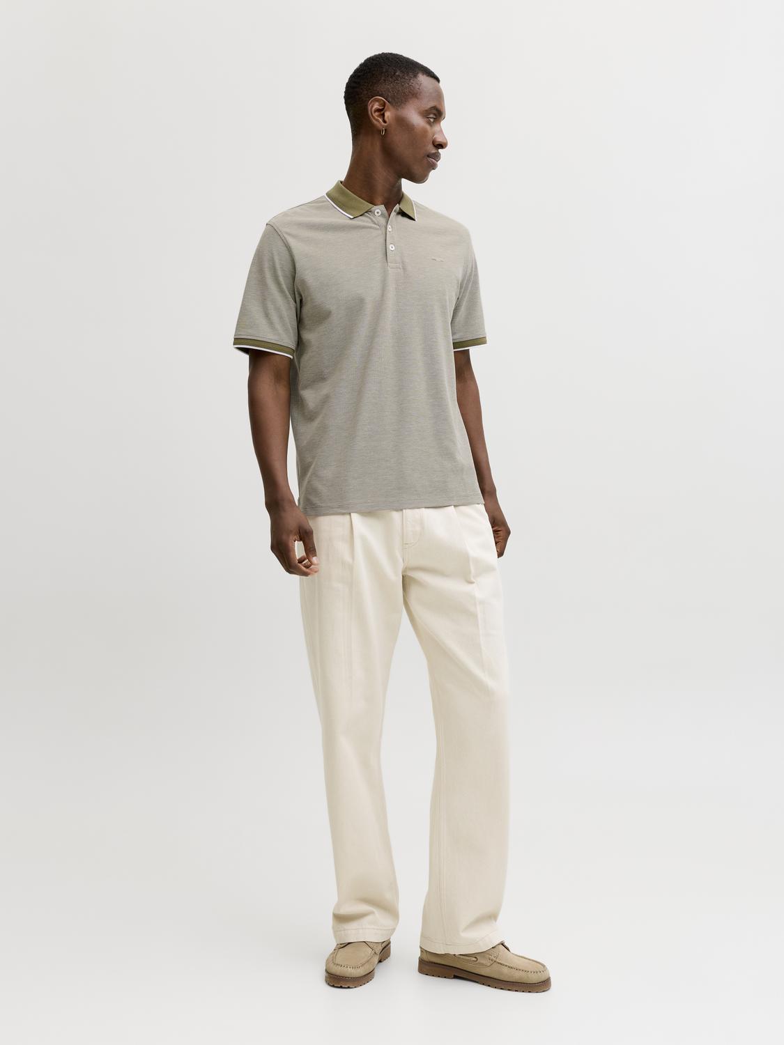 model_shot-front_full